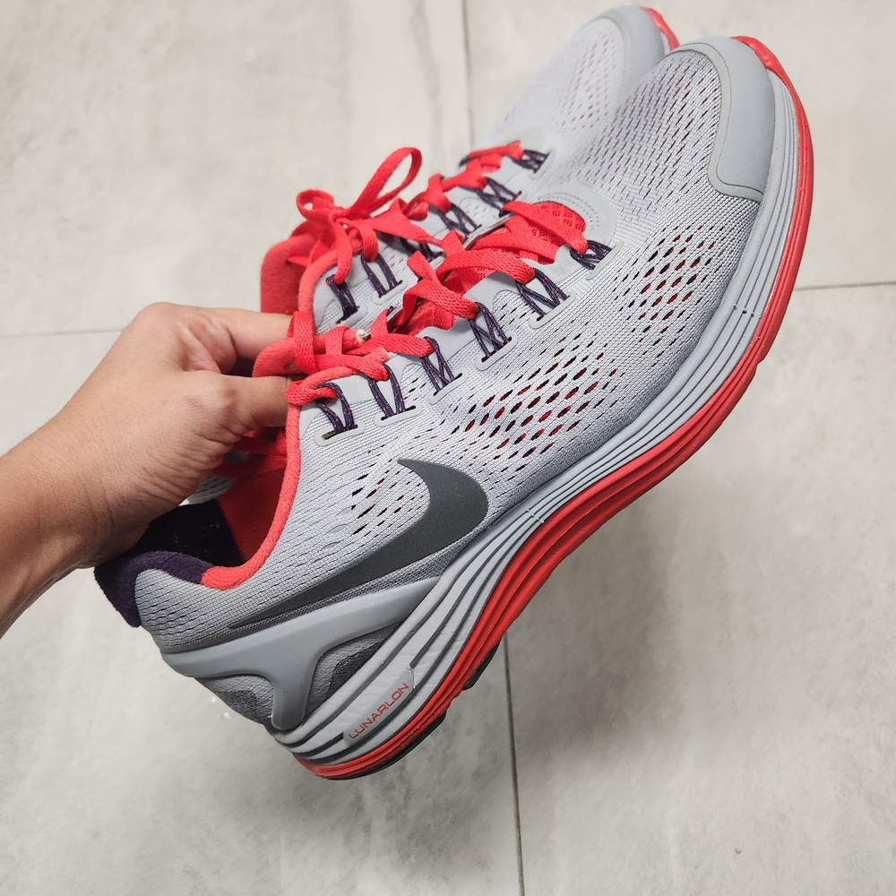 Nike Women's Athletic Shoes in Gray and Red